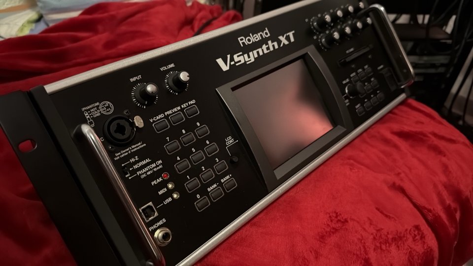 Roland V-Synth XT