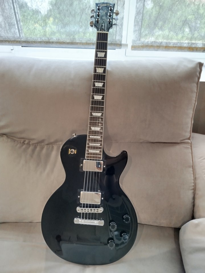 Gibson Les Paul Studio de segunda mano · Foto 1 de 8 · Bizkaia · 1050 €