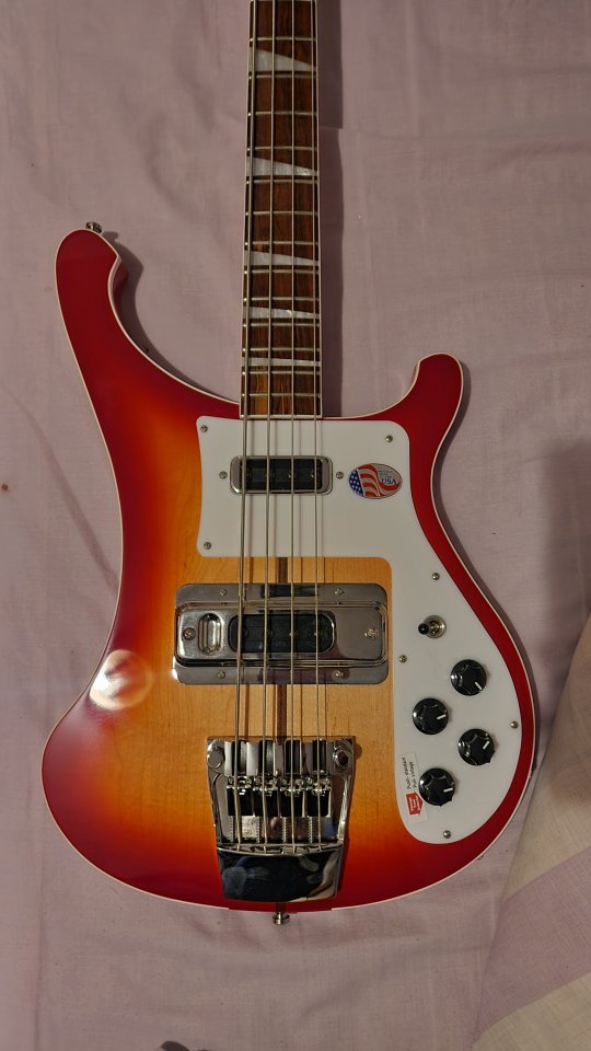Rickenbacker 4003 Fireglo 2025. Nuevo sin estrenar.