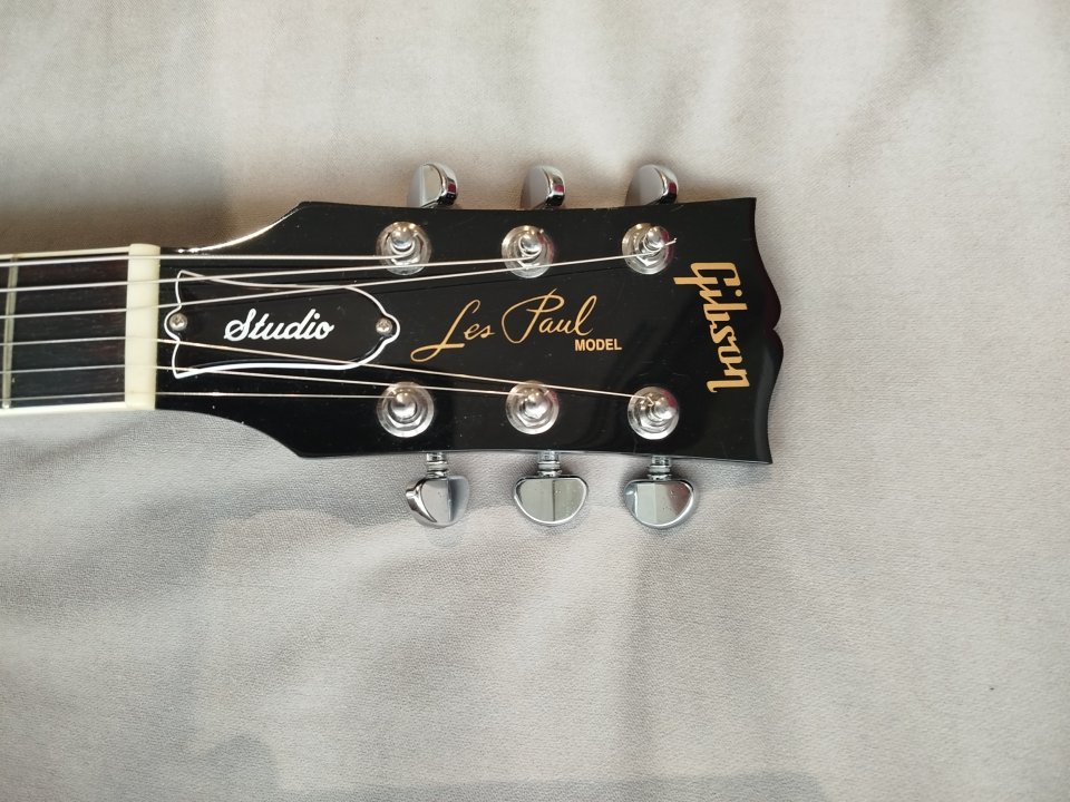 Gibson Les Paul Studio de segunda mano · Foto 2 de 8 · Bizkaia · 1050 €
