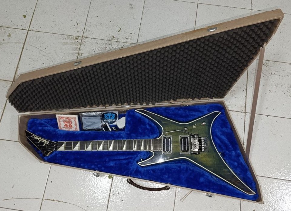 Jackson Warrior JS32 Personalizado de segunda mano · Foto 5 de 10 · Barcelona · 300 €