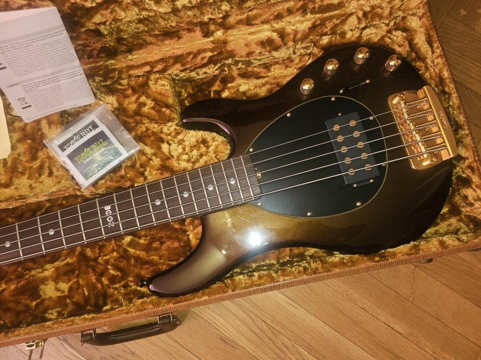 Music man sterling 5 cuerdas 2008 serie limitada de segunda mano · Foto 1 de 8 · Madrid · 2500 €