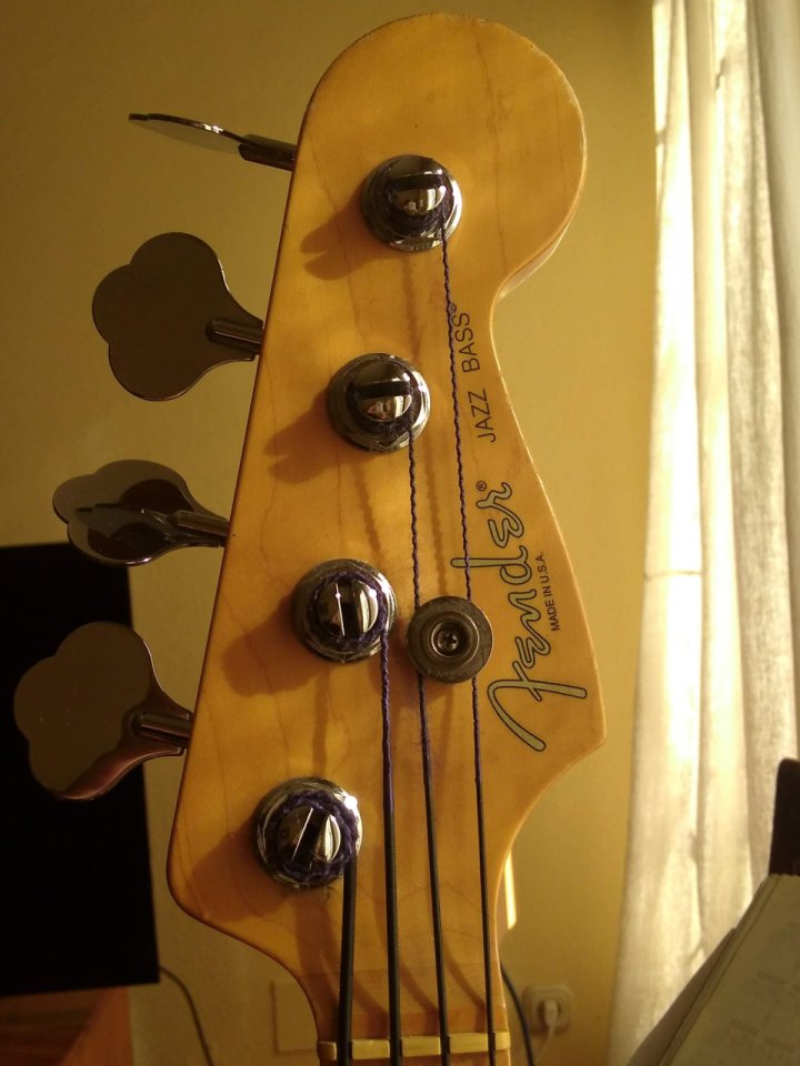 Bajo Fender Jazz Bass American Standard de segunda mano · Foto 2 de 8 · Valladolid · 1250 €