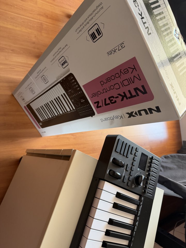 NUX NTK 37 Teclado controlador