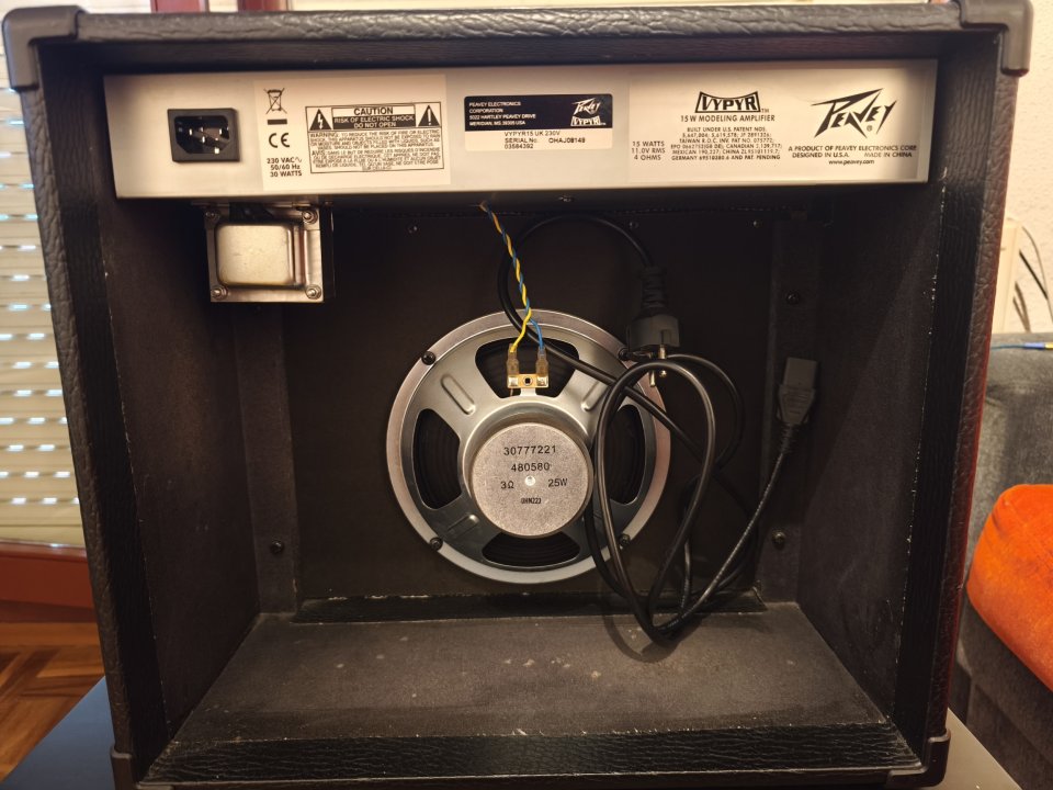 Amplificador para Guitarra Peavy 15W de segunda mano · Foto 5 de 9 · Cantabria · 55 €