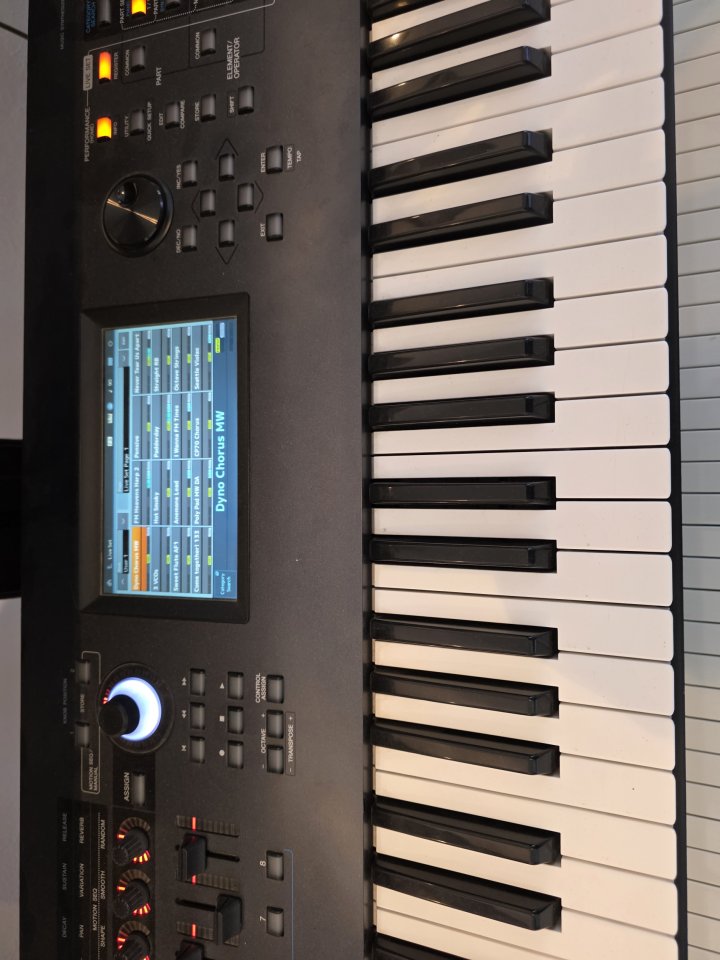 YAMAHA Montage 6 de segunda mano · Foto 4 de 5 · Sevilla · 1500 €