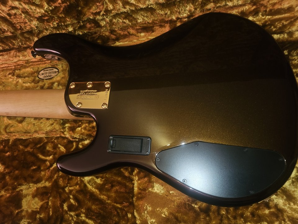 Music man sterling 5 cuerdas 2008 serie limitada de segunda mano · Foto 3 de 8 · Madrid · 2500 €