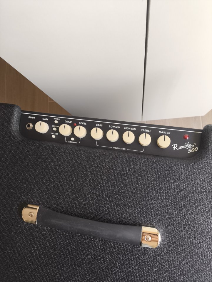 Fender Rumble 500 de segunda mano · Foto 2 de 4 · Badajoz · 650 €