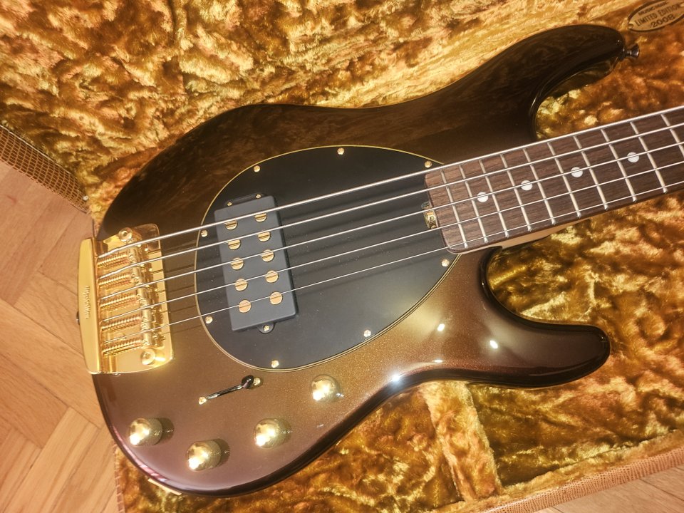 Music man sterling 5 cuerdas 2008 serie limitada de segunda mano · Foto 4 de 8 · Madrid · 2500 €