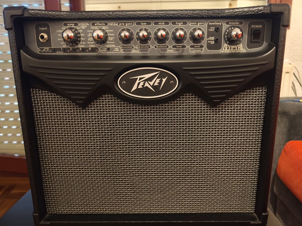 Amplificador para Guitarra Peavy 15W de segunda mano · Foto 9 de 9 · Cantabria · 55 €