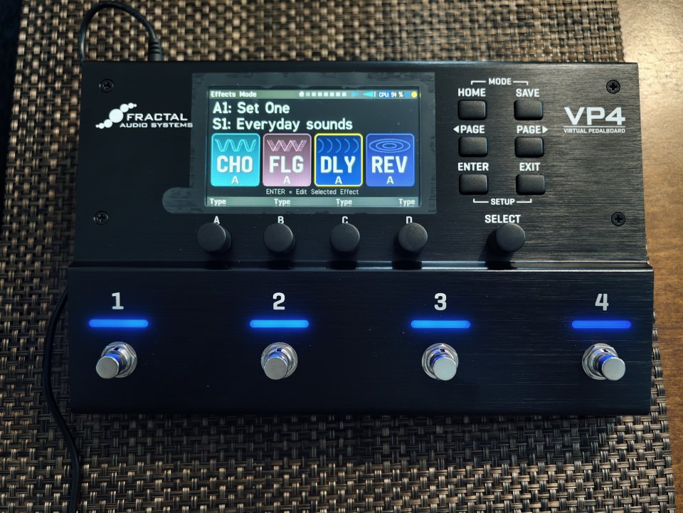 Vendo una pedalera Multiefectos Fractal Audio VP4 , como nueva de segunda mano · Foto 2 de 3 · Madrid · 700 €
