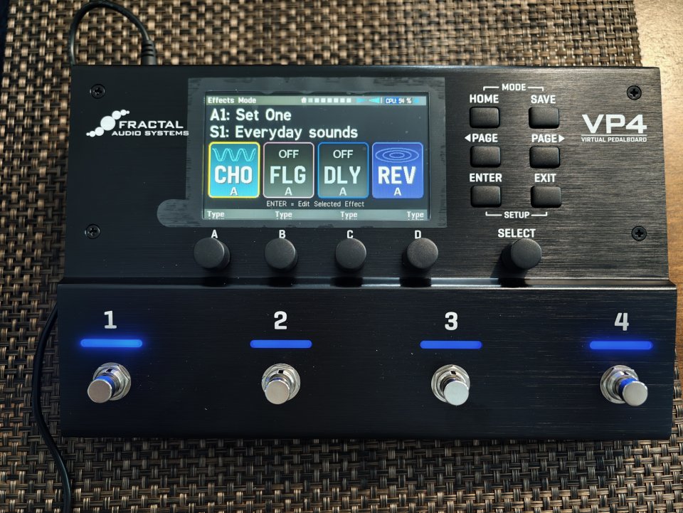Vendo una pedalera Multiefectos Fractal Audio VP4 , como nueva de segunda mano · Foto 1 de 3 · Madrid · 700 €