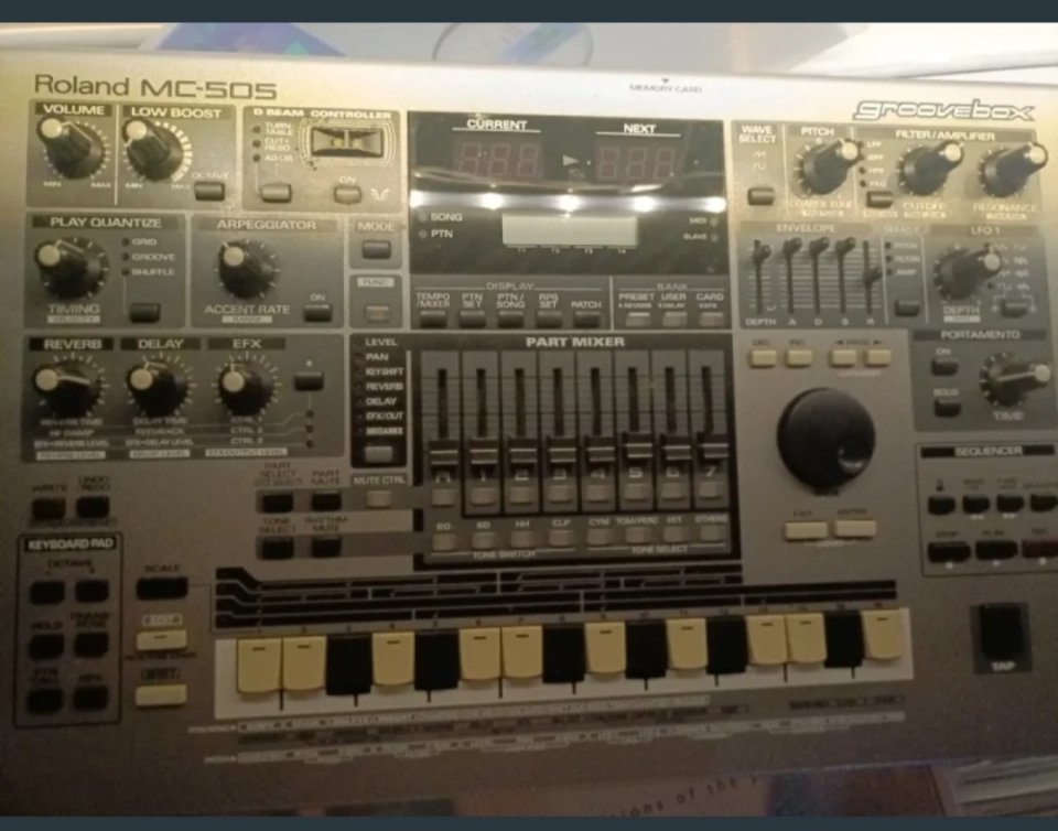 Roland MC-505 de segunda mano · Foto 1 de 2 · Pontevedra · 250 €