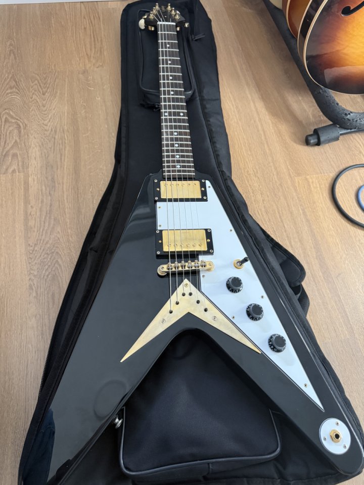 Epiphone '58 Korina Flying V (2010) de segunda mano · Foto 1 de 10 · Madrid · 850 €