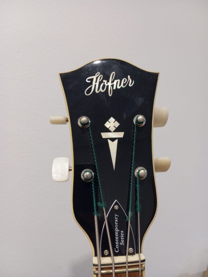 Bajo Höfner Verythin Htc-500/7 y Estuche Höfner