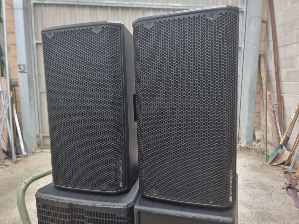 6 unidades de dB Technologies Opera 10 de segunda mano · Foto 1 de 5 · Araba · 270 €