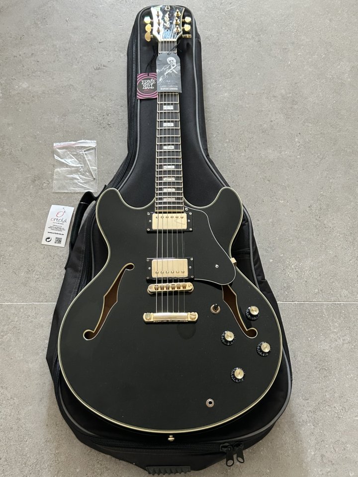 Sire Larry Carlton H7 Negra