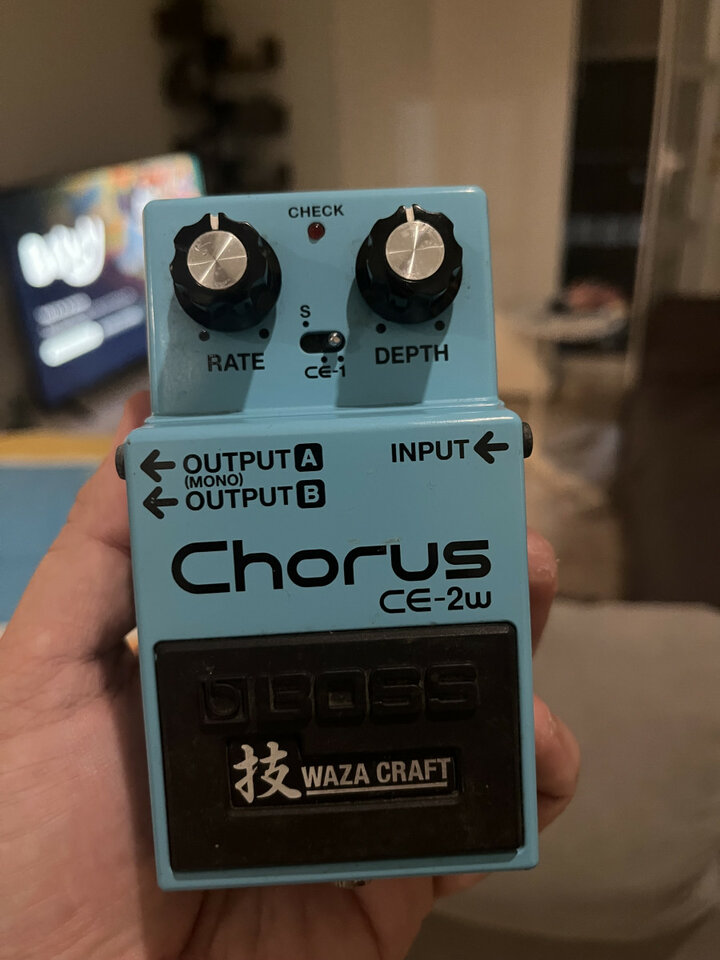 Boss CE2w.Waza Craft