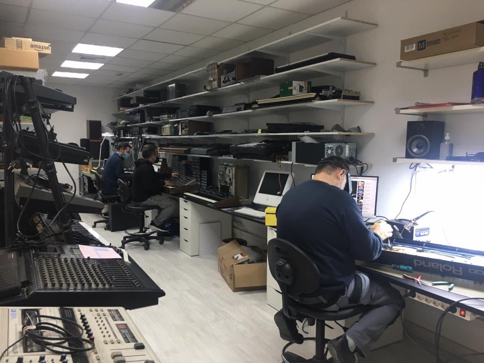 Oferta de empleo para técnico de electrónica