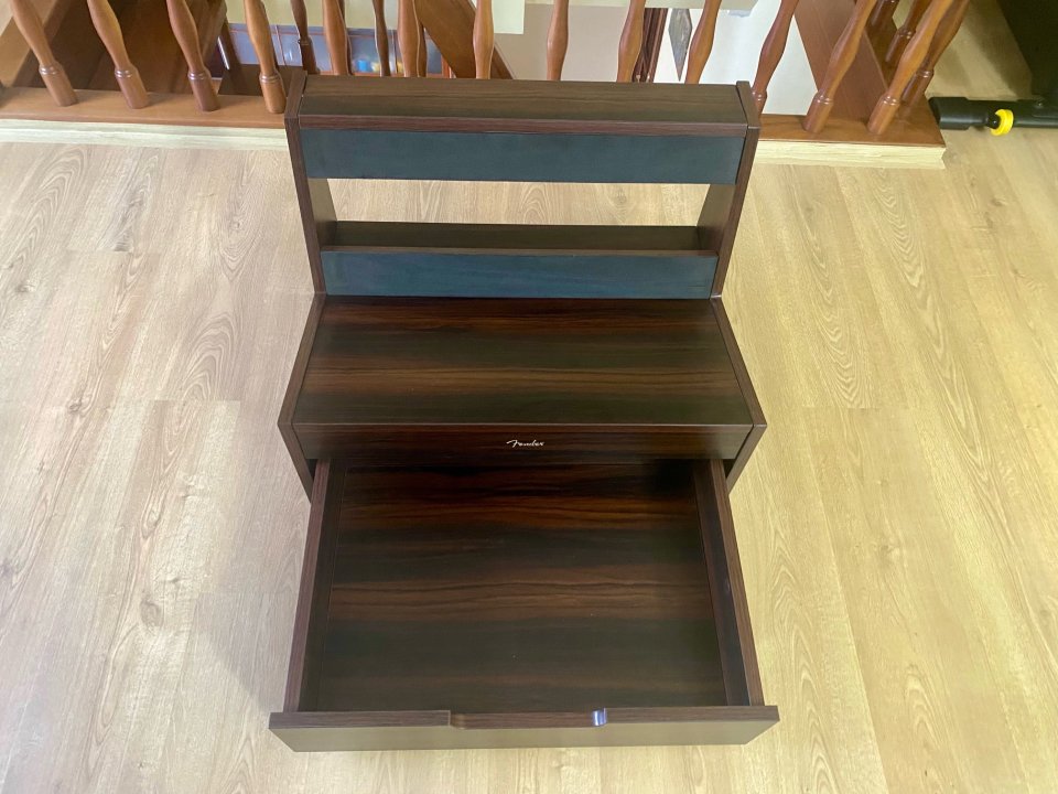 Fender Deluxe Wooden Amplifier Stand de segunda mano · Foto 4 de 9 · Pontevedra · 190 €