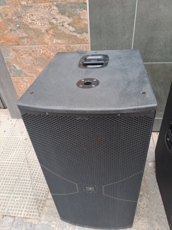 Dos Subgraves Das Vantec 218a + Fundas + Soportes Satelites de segunda mano · Foto 8 de 8 · Sevilla · 3150 €