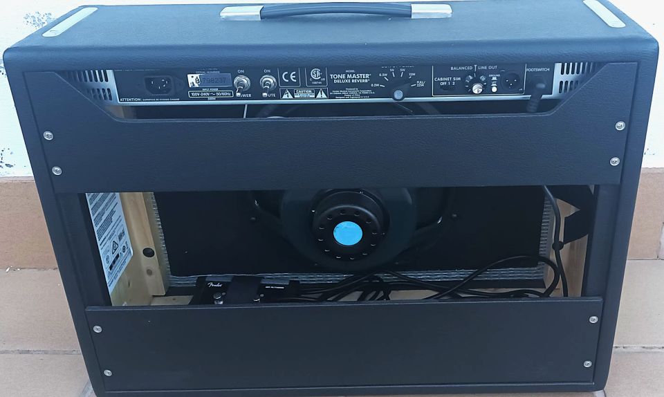 Vendido Fender Tone Master Deluxe Reverb de segunda mano · Foto 2 de 2 · Girona