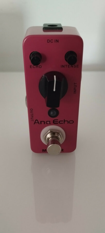 Delay analógico Mooer Ana Echo