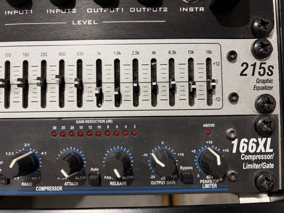 Compresor/Limitador/Puerta de Ruido dbx 166XL de segunda mano · Foto 3 de 3 · Albacete · 100 €