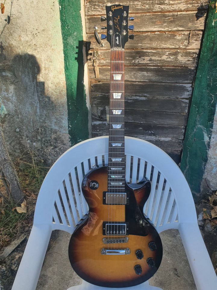 Gibson Les Paul Studio 2016 High Performance de segunda mano · Foto 2 de 7 · Segovia · 1000 €