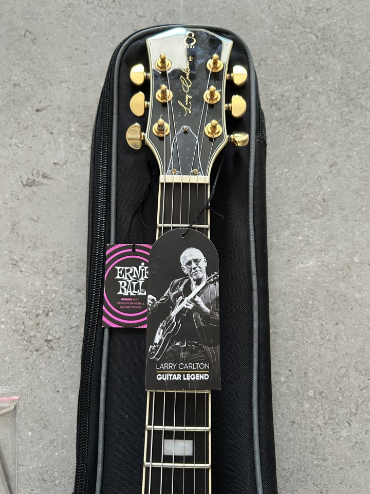 Sire Larry Carlton H7 Negra