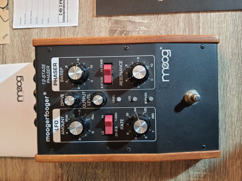 Moog MF-103 Phaser – Perfecto estado (con caja e instrucciones)