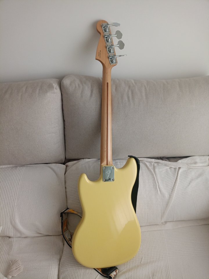 Fender Mustang Bass Player de segunda mano · Foto 4 de 4 · Madrid · 650 €