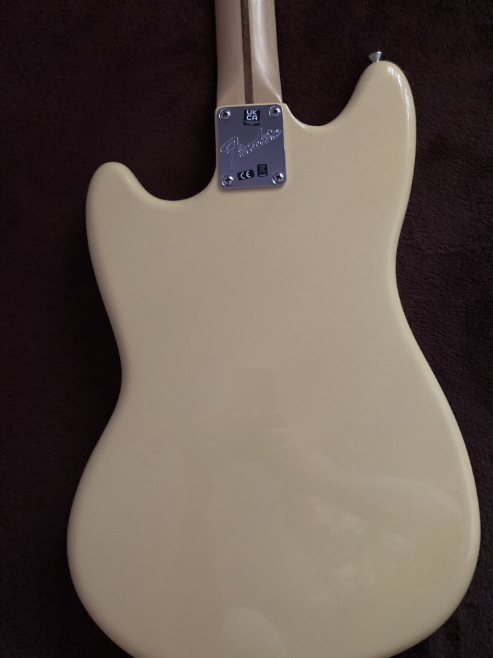 Fender Mustang de segunda mano · Foto 6 de 9 · Madrid · 1000 €