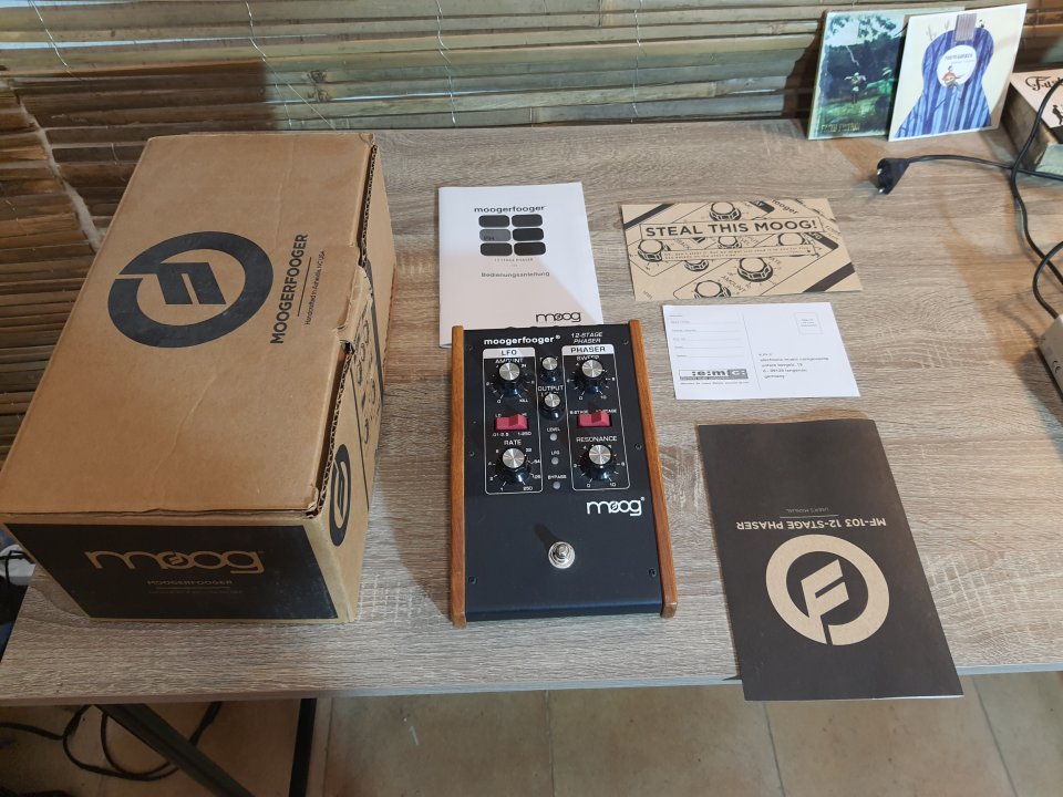 Moog MF-103 Phaser – Perfecto estado (con caja e instrucciones)
