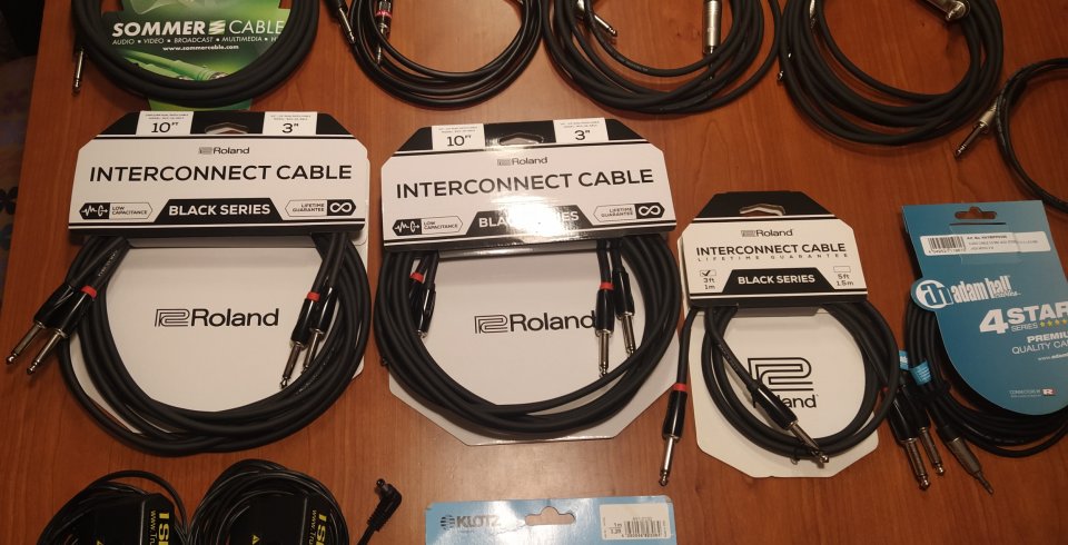 Lote de material de estudio, cables, fuentes de alimentación.. de segunda mano · Foto 4 de 10 · Valencia · 350 €