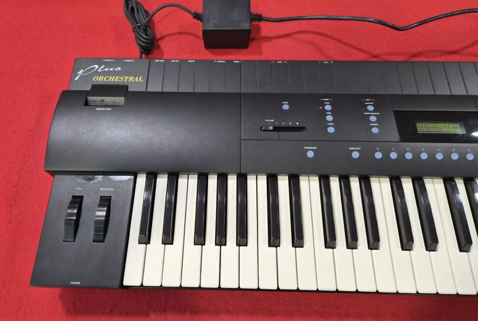 Emu Proteus Plus Orchestral Keyboard de segunda mano · Foto 2 de 5 · Girona · 325 €