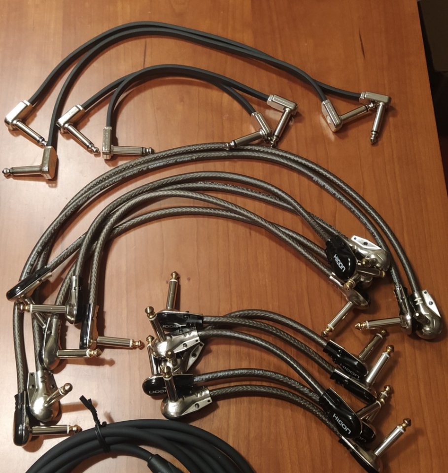 Lote de material de estudio, cables, fuentes de alimentación.. de segunda mano · Foto 8 de 10 · Valencia · 350 €