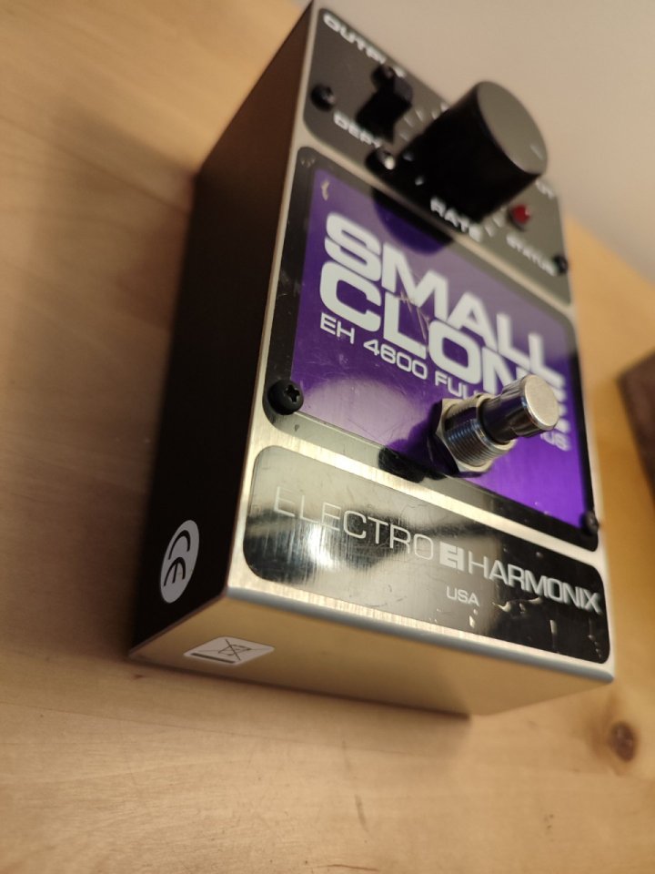 Pedal Chorus Small Clone Electroharmonix de segunda mano · Foto 1 de 5 · Sevilla · 70 €