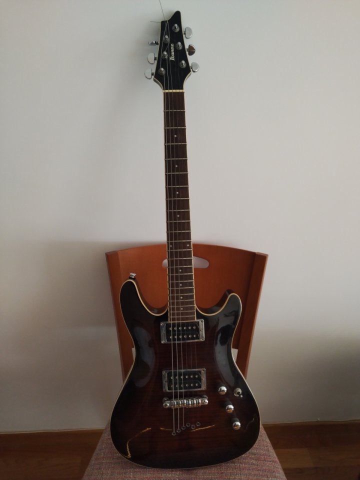Ibanez SZR520 violín sunburst de segunda mano · Foto 1 de 4 · Castellón · 380 €