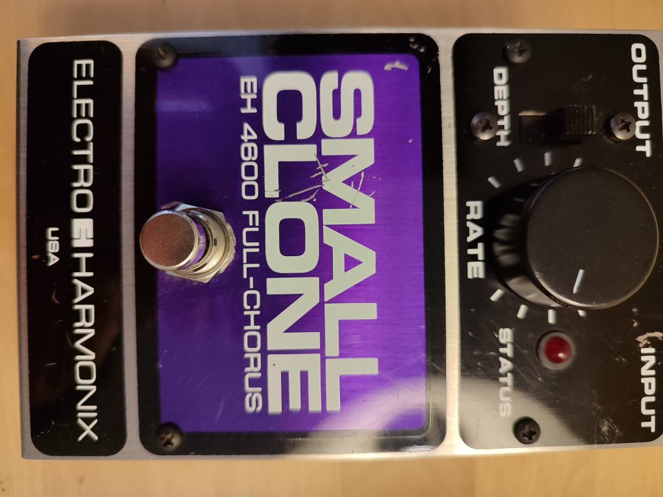 Pedal Chorus Small Clone Electroharmonix de segunda mano · Foto 3 de 5 · Sevilla · 70 €