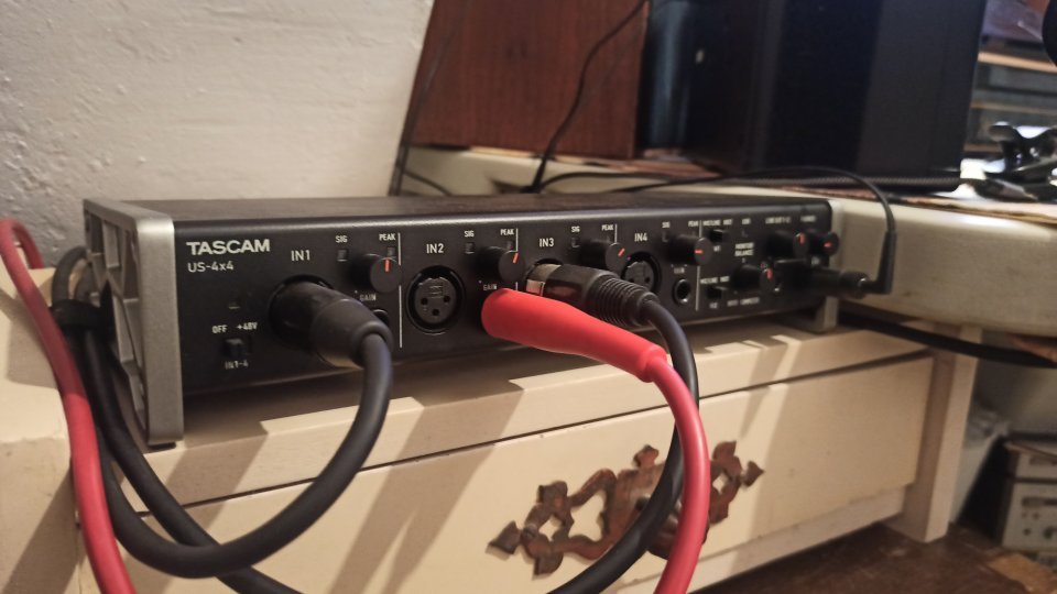 Interfaz de Audio Tascam US 4x4 de segunda mano · Foto 1 de 3 · Tarragona · 80 €