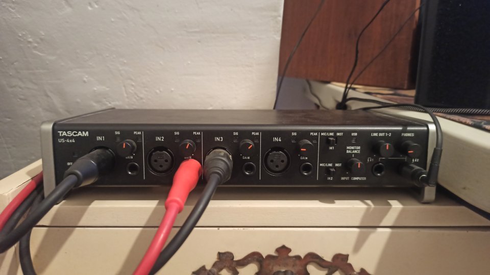 Interfaz de Audio Tascam US 4x4 de segunda mano · Foto 2 de 3 · Tarragona · 80 €
