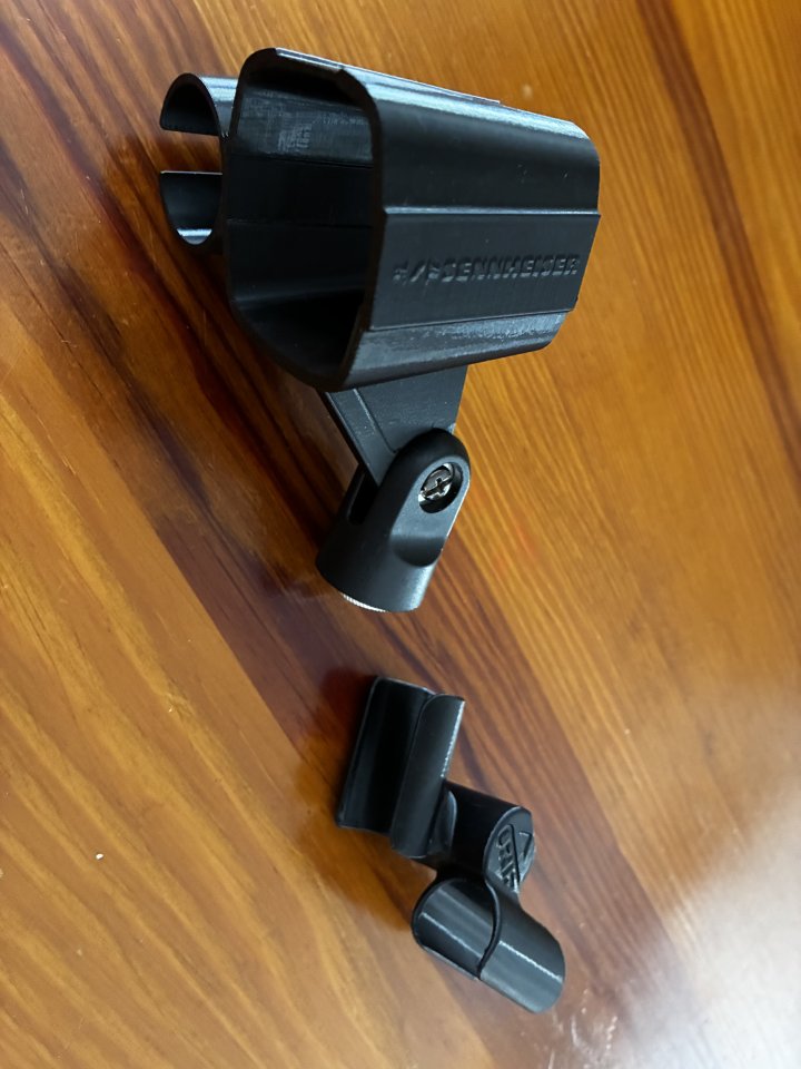 Fabricación de pinzas especiales para micrófono