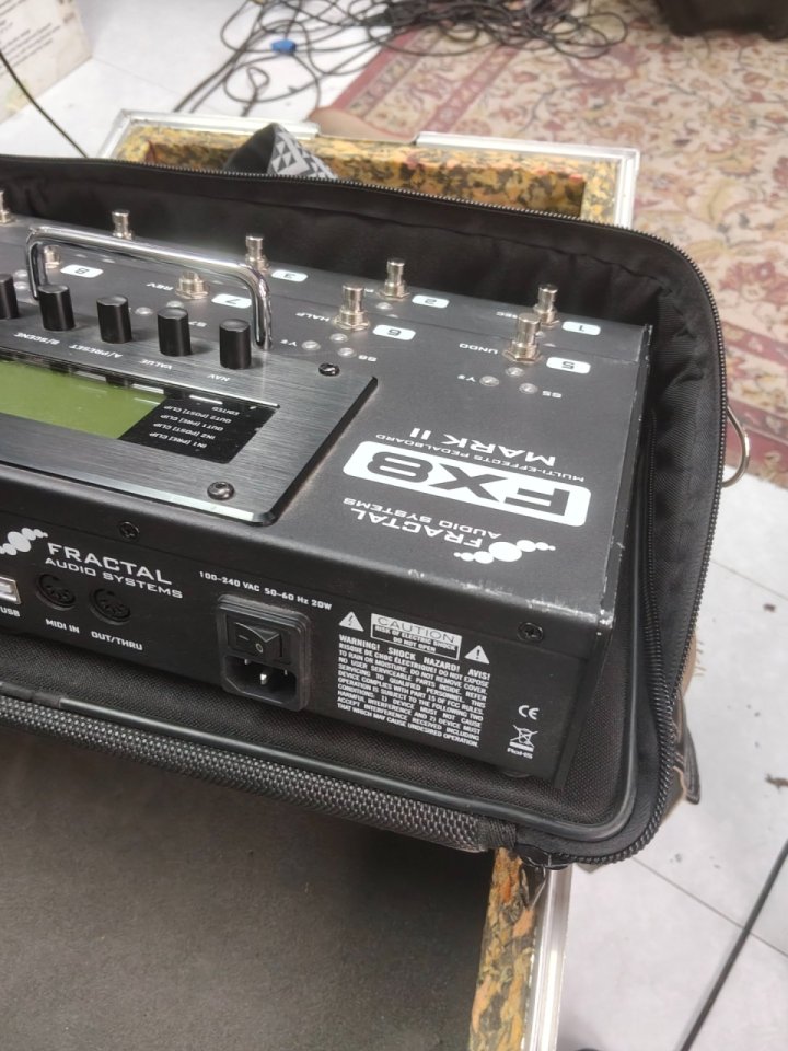 Fractal Audio FX8 Mark II de segunda mano · Foto 3 de 7 · Zaragoza · 600 €