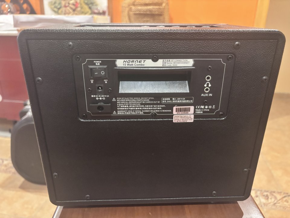 Mooer Hornet 15 Ampli de modelaje de segunda mano · Foto 2 de 5 · Jaén · 55 €
