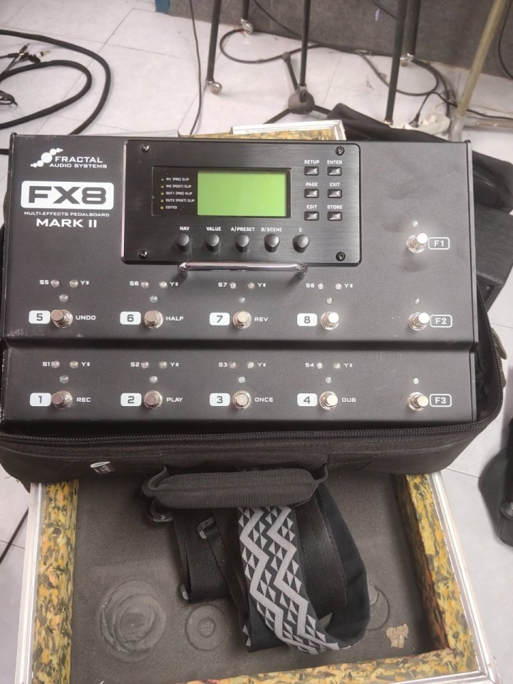 Fractal Audio FX8 Mark II de segunda mano · Foto 1 de 7 · Zaragoza · 600 €