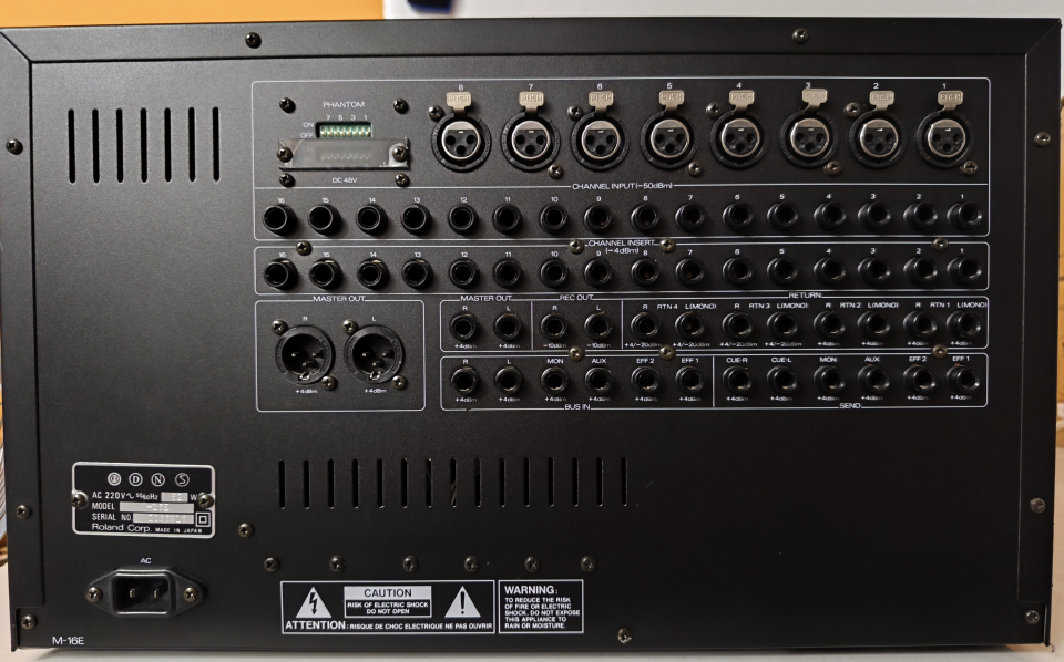 Roland M-16E de segunda mano · Foto 2 de 5 · Barcelona · 230 €