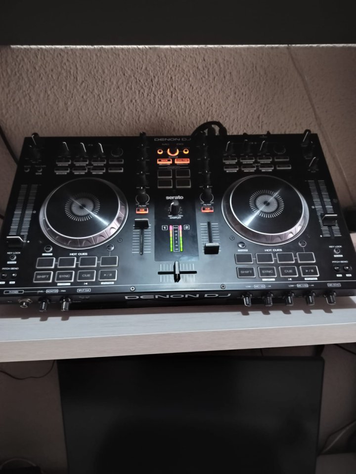 Denon MC4000 Precio negociable de segunda mano · Foto 2 de 7 · Madrid · 300 €