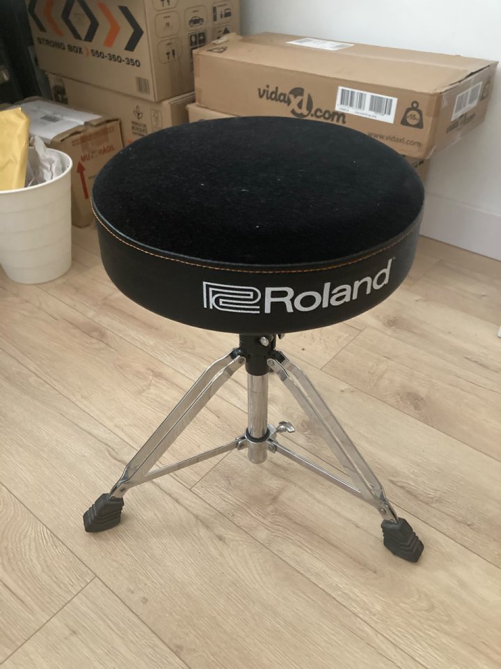 Sillín Batería Roland de segunda mano · Madrid · 115 €