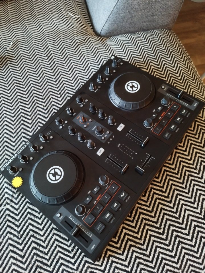Controladora Traktor Control S2 mk1